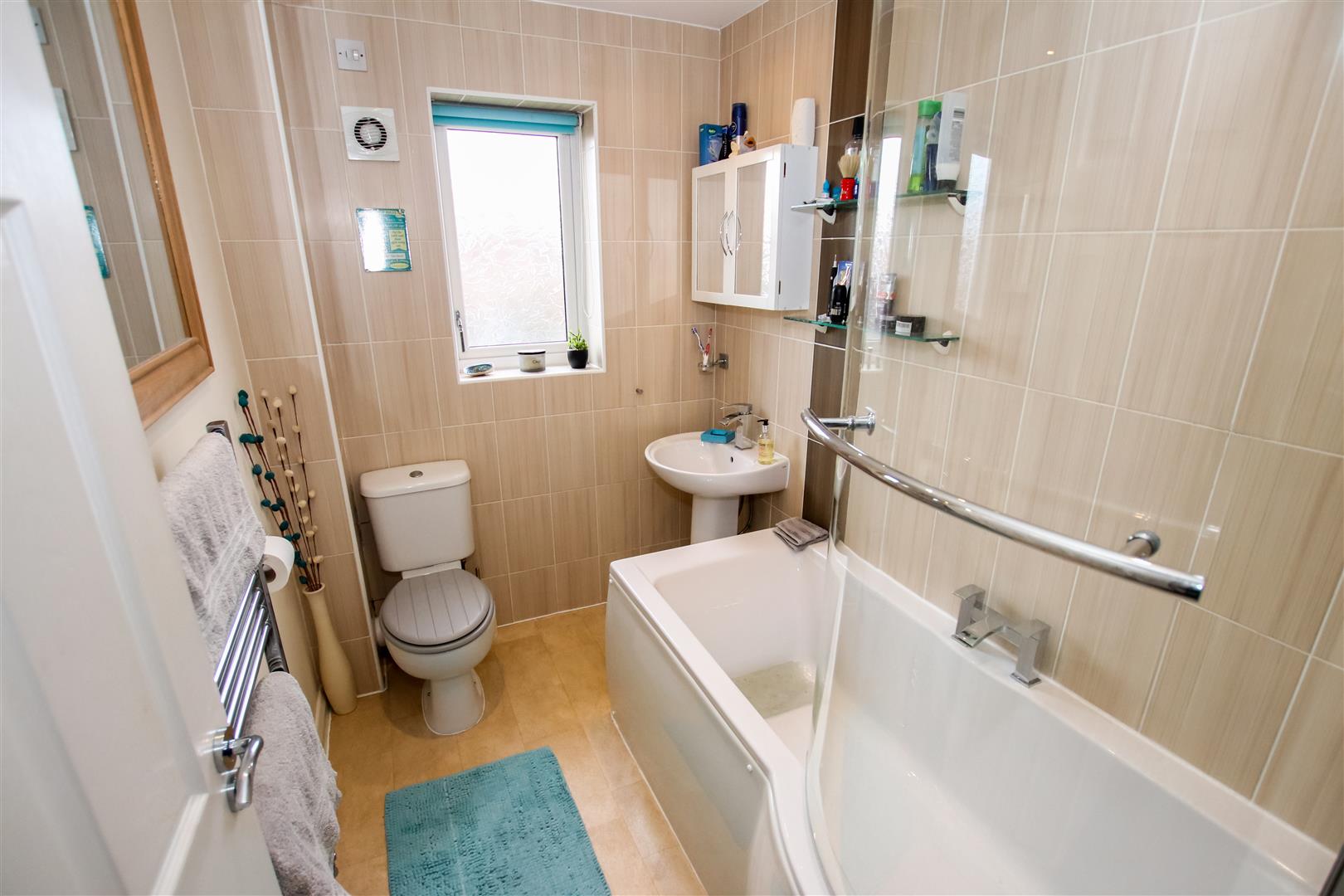 LUXURY FIRST FLOOR BATHROOM